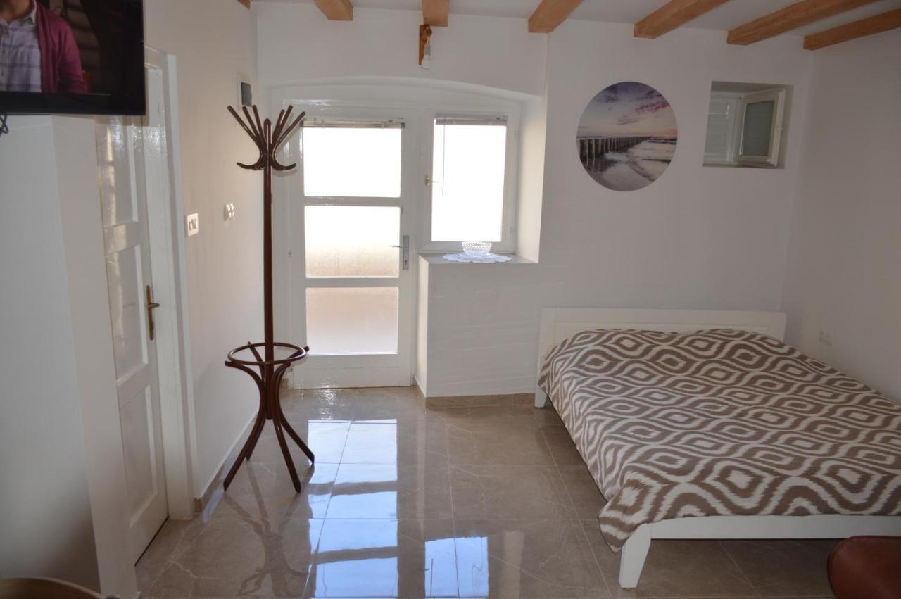 Studio Apartman Kata Đảo Prvić Ngoại thất bức ảnh